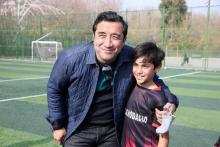 بازگشت خداداد عزیزی به دنیای فوتبال!