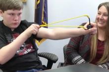 نجات خواهر از دست آدم‌ربا با تیرکمان