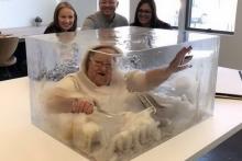 تبدیل جسد مادربزرگ به میز قهوه خوری صحت دارد؟