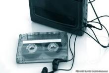 بعد از چرخ خیاطی و سکه ۲۵ تومانی، حالا نوار کاست‌های قدیمی!