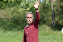 شما یک مشت بچه ضعیف هستید که نباید به جام جهانی بروید