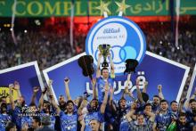 اشک فرهاد و گیتار ارسلان؛ جام قهرمانی به استقلال اهدا شد