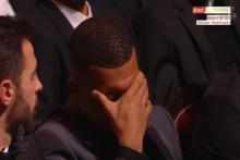 واکنش‌های عجیب امباپه در مراسم توپ طلا(+عکس)