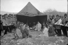 یکی از بانفوذترین‌ رجال سیاسی قاجار را ببینید