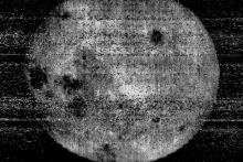 نخستین عکس جهان از نیمه تاریک ماه