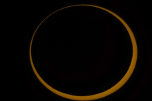 چهره خورشیدگرفتگی از فاصله ۱.۶ میلیون کیلومتری از زمین