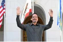 یک زندانی بی گناه در آمریکا پس از ۲۸ سال از زندان آزاد شد