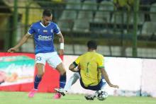 اولین اشتباه داوری علیه آبی‌ها/ پنالتی استقلال گرفته نشد!