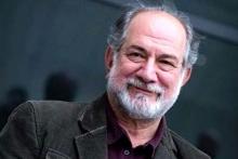 وداع با آتیلا پسیانی آغاز شد/ مردم برای آخرین دیدار آمدند