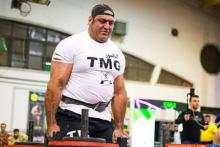 درگیری و چاقوکشی در مسابقات قوی‌ترین مردان ایران!