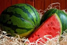 این میوه با سرطان چه می کند؟