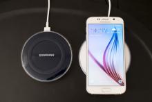 شارژر بی سیم با قابلیت شارژ همزمان دو گوشی عرضه شد