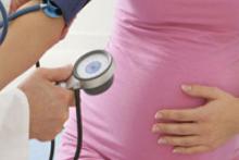 دختر 11 ساله با درد معده راهی بیمارستان شد؛ یک بچه به دنیا آورد