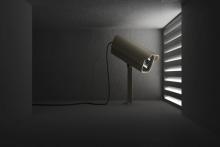 احسان مخفیانه از داخل خانه‌ها فیلمبرداری می‌کرد