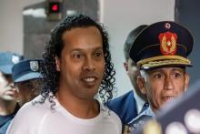 تفریح جالب رونالدینیو در زندان