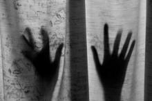 آزار شیطانی مینا 19 ساله توسط دو مرد پلید!