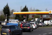 آگهی عجیب استخدام خانم در پمپ بنزین!