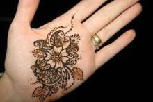 روایتی از یک سالن تاتوی زنانه در تهران