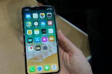 درخواست قضایی از اپل برای رمزگشایی از آیفون یک تروریست