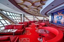 رایتلی‌های خوش شانس در برج میلاد شام می‌خورند