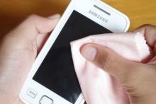 نحوه تمیزکردن سریع گوشی موبایل از آلودگی