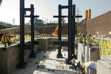 نصب اولین سازه&zwnj;های اسکلت فلزی پروژه&zwnj;ی برج&zwnj;های دوقلوی مخابرات آغاز شد!