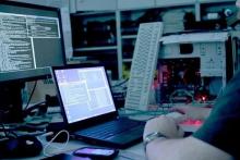 رئیس دفتر بایدن: واکنش به حملات هکری ادعایی روسیه فراتر از تحریم خواهد بود