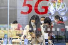 هواوی برای اولین بار در صدر فروشنده‌های تلفن‌های هوشمند قرار گرفت/ هواوی در تلاش‌ است تا مجددا بتواند به بازار غرب بازگردد