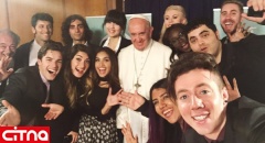 سلفی گروهی فعالان شبکه‌ی YouTube با پاپ فرانسیس 