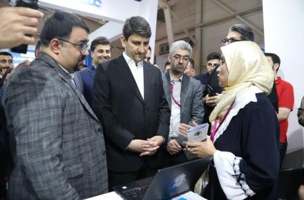 وزیر ارتباطات