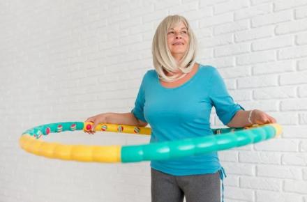 ورزشی سرگرم‌کننده که تناسب اندام را پس از ۶۰ سالگی تقویت می‌کند