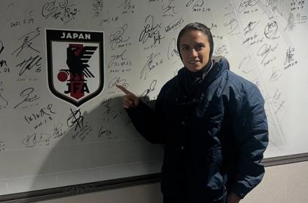 نیلوفر اردلان 