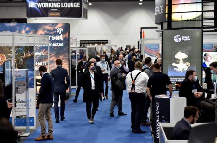 نمایشگاه فضا