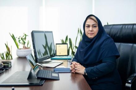 نوش آفرین مومن واقفی