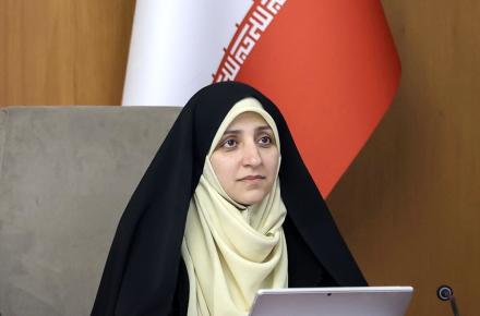 زهرا بهروز آذر 