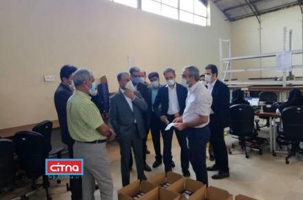 معاون برنامه‌ریزی وزارت ارتباطات از خط تولید مودم‌های اتصال صنعت میانه در پارک سجاد بازدید کرد