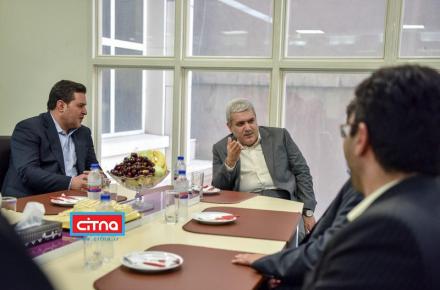 بازدید معاون علمی و فناوری ریاست جمهوری از نمایشگاه محصولات فضایی (+تصاویر)