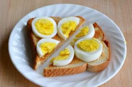 چه صبحانه ای بخوریم تا چاق نشویم؟ 