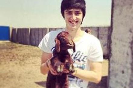 حضور دائم سردار آزمون در اینترنت کار دستش داد! 