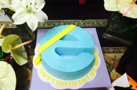 وزیر ارتباطات کیک تولدش را به اشتراک گذاشت+ عکس