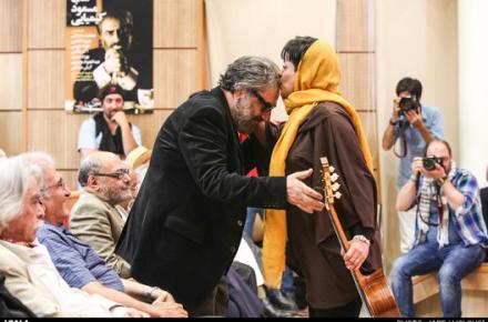 حاشیه‎سازی در فضای مجازی به بهانه بوسه بر پیشانی کیمیایی!