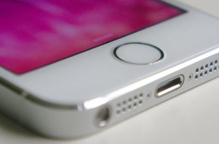 می‌خواهید iPhone ۵s بخرید یا منتظر iPhone ۶ باشید؟ 