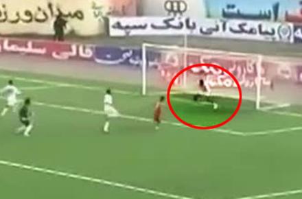 بازیکن ایرانی که با حرکت عجیبش، یک شبه ستاره شبکه‌های اجتماعی شد!