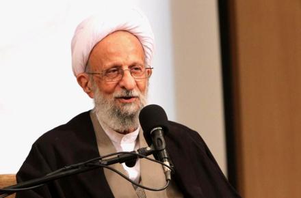 آیت‌الله مصباح: هرچه با ماهواره‌ و اینترنت مقابله کنند به جایی نمی‌رسد