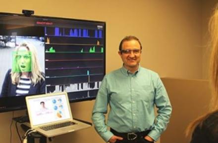 عینک گوگل، احساسات شما را لو می دهد 