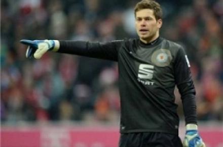 جدیدترین شاهکار اینترنتی؛ فحاشی فیس‌بوکی به دانیل داوری +تصاویر 