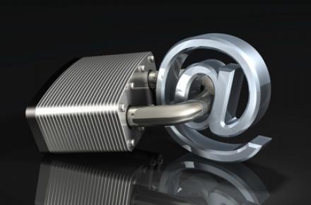 کلید اینترنت جهان در دستان هفت نفر است