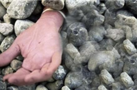 سنگسار دختر سوری توسط "داعش" برای عضویت در فیس‌بوک