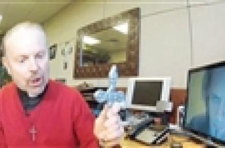 جن‌گیر اینترنتی هم آمد! + عکس