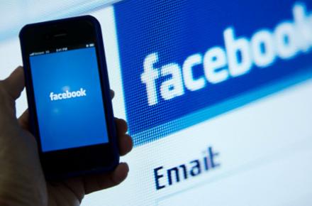 افزایش قابل توجه درآمد فیسبوک از طریق تبلیغات موبایل